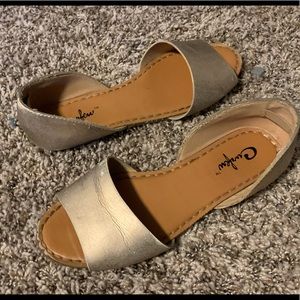 Gold Curfew Leather Sandals